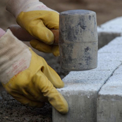 Pokládka zámkové dlažby